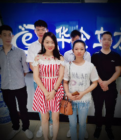 感谢铝单板行业邓总和小伙伴们前来公司交流网络推广工作，我们定全力以赴，不负使命，帮您把网络营销落地。